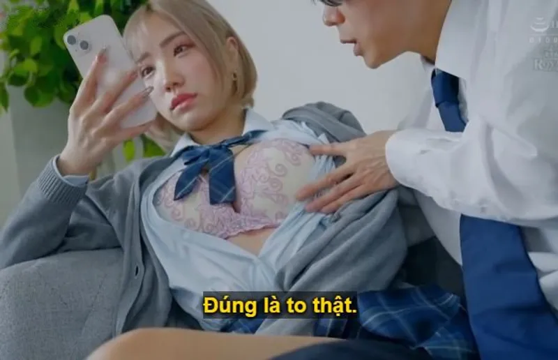 Cô bé học trò băng giá, chỉ cần tiền là anh tha hồ muốn làm gì cũng được.